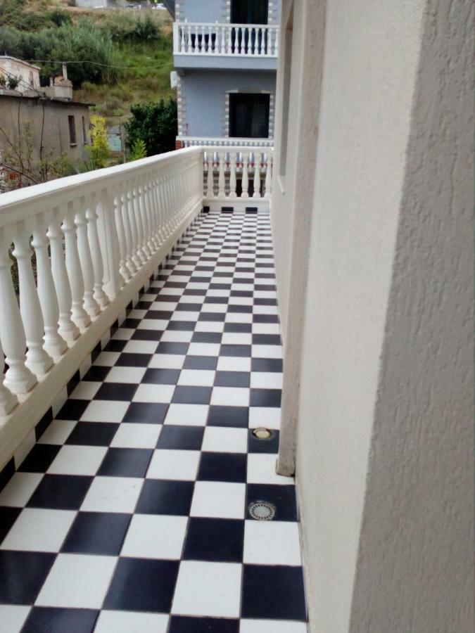 Apartament Gloria&Mitati Orikum Buitenkant foto